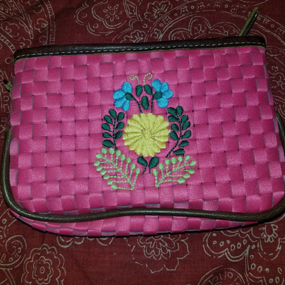 Consuela clutch/wristlet